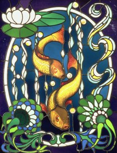 鱼（彩色玻璃和铅） 作者 斯蒂芬·马捷科